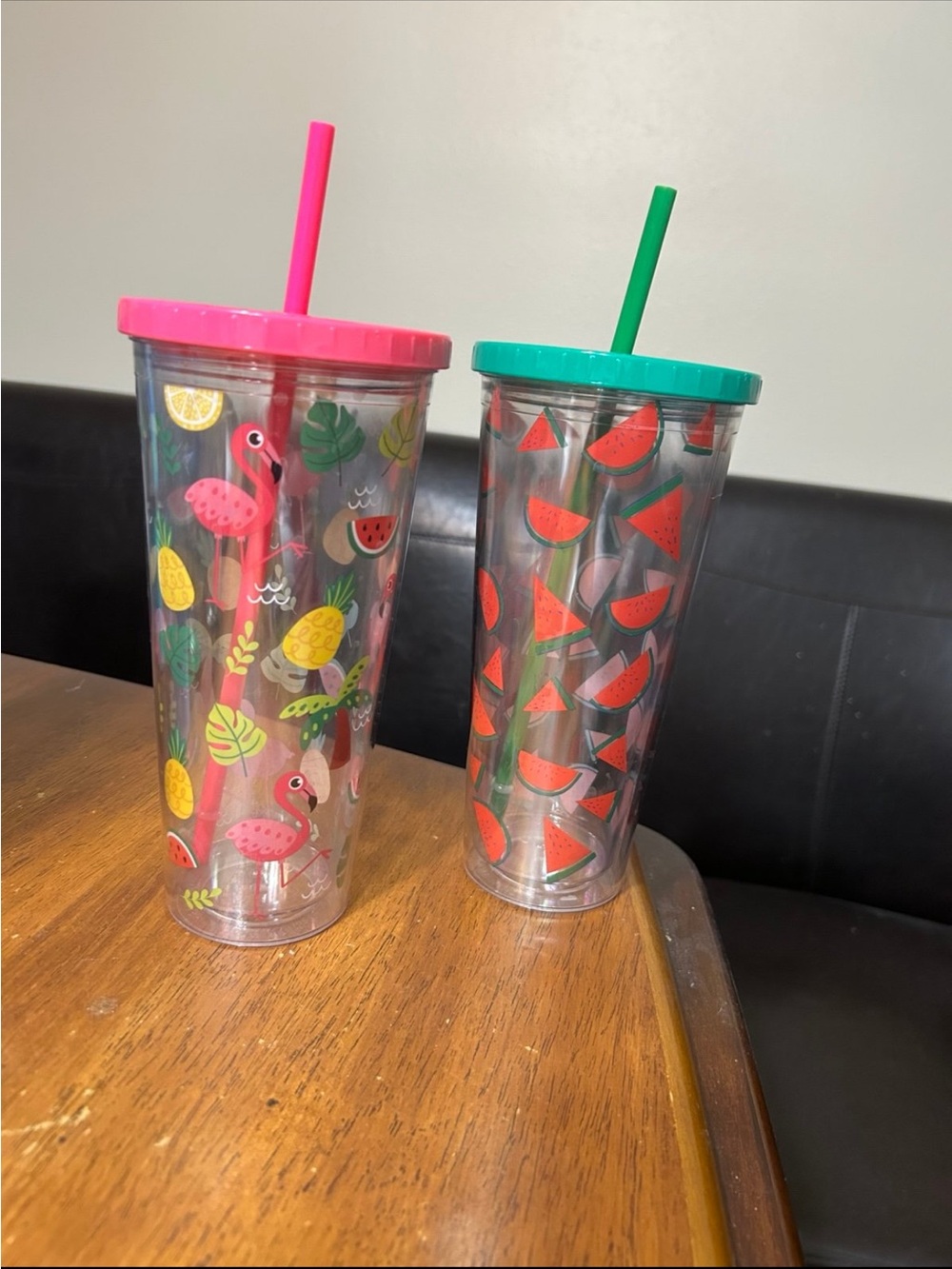 Set of 2 Tropical Themed Tumblers wSet of 2 Tropical Themed Tumblers with Straws